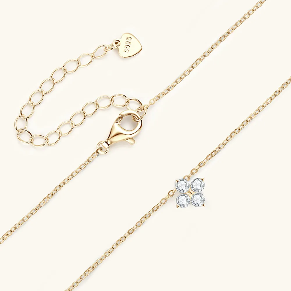 0.4 Ct Diamond Clover Pendant Necklace
