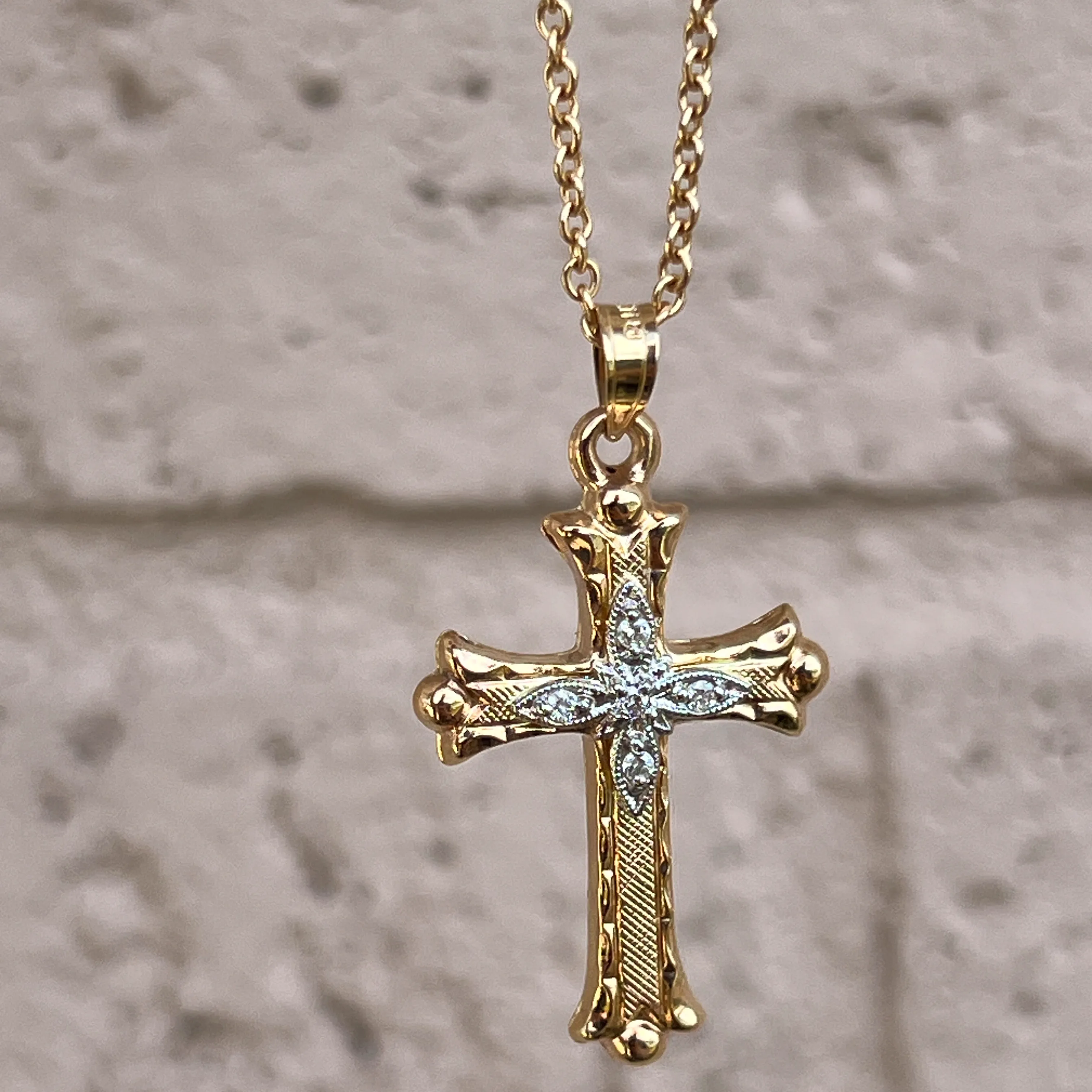 14K GOLD FLORENTINE .05CT DIAMOND CROSS PENDANT