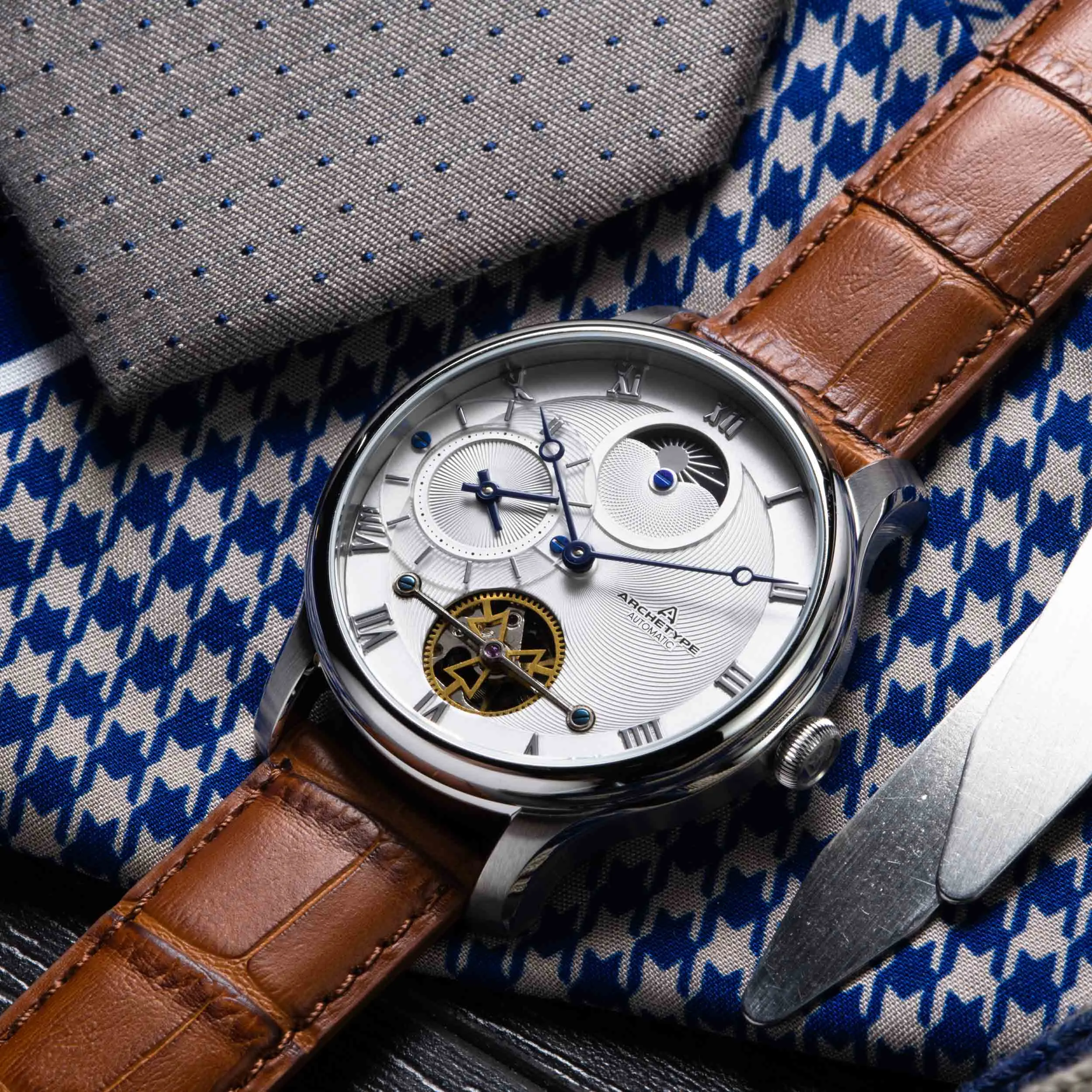 Dorian Automatic Silver Tan White