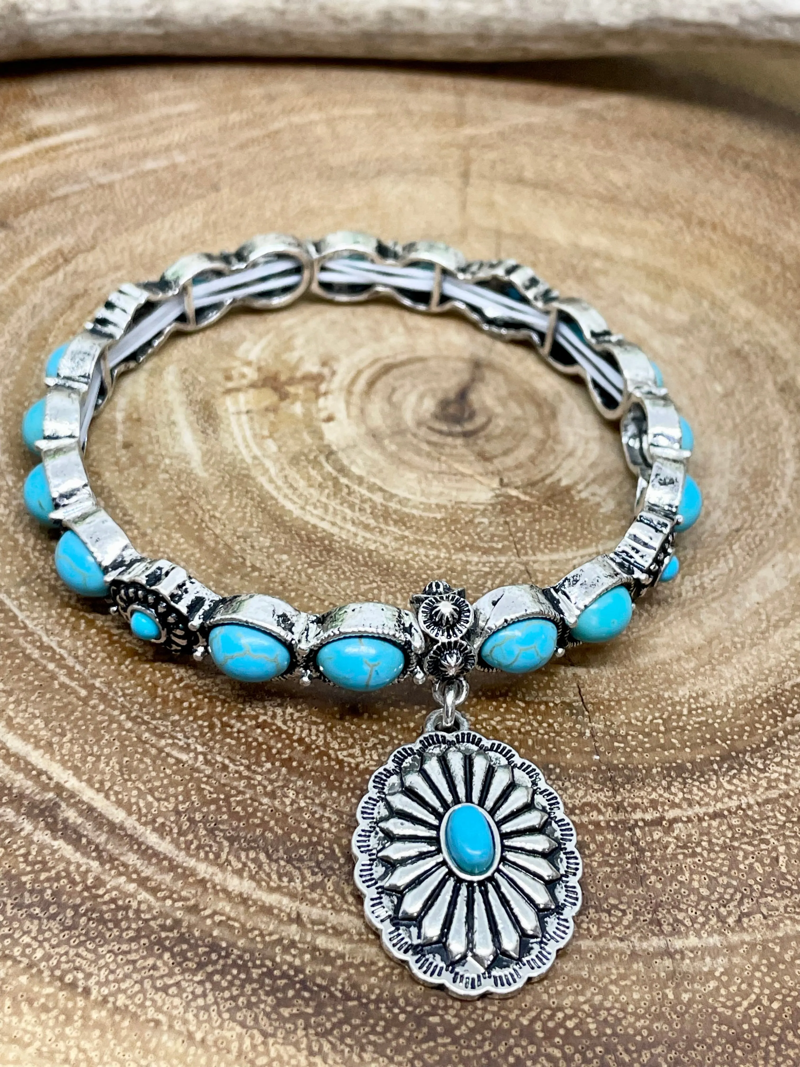 Geranium Fashion Oval Concho Pendant Stretch Bracelet