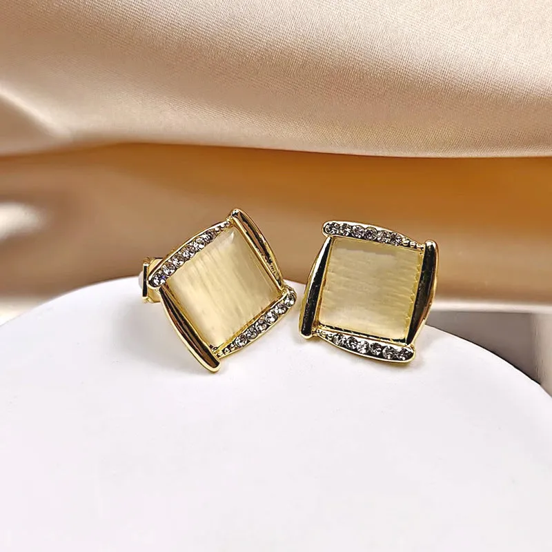 INSTOCK-(PACK OF TWO)Pearl ear clips for no pierced ears