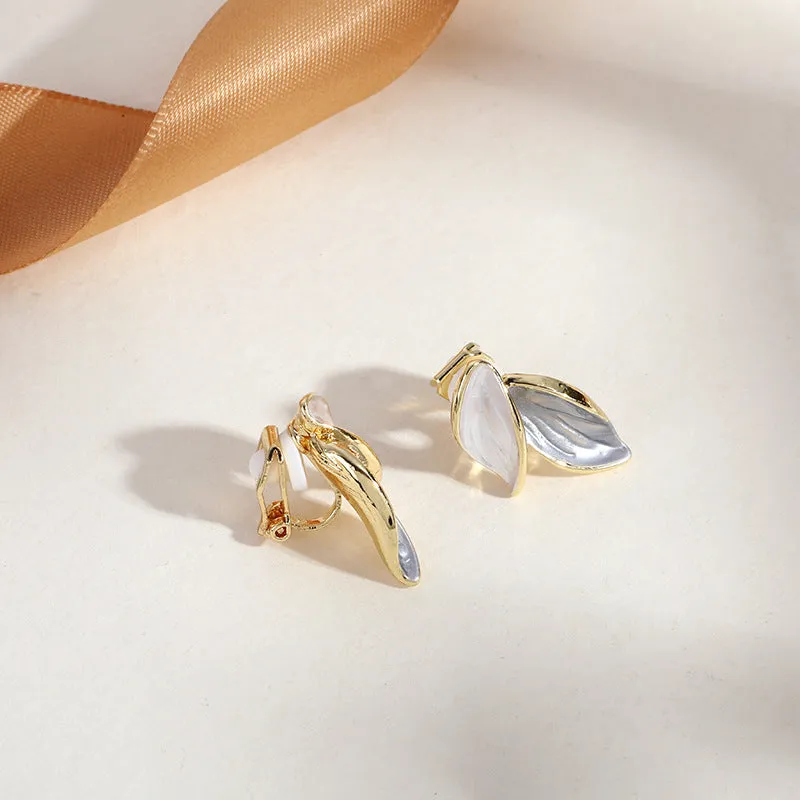 INSTOCK-(PACK OF TWO)Pearl ear clips for no pierced ears