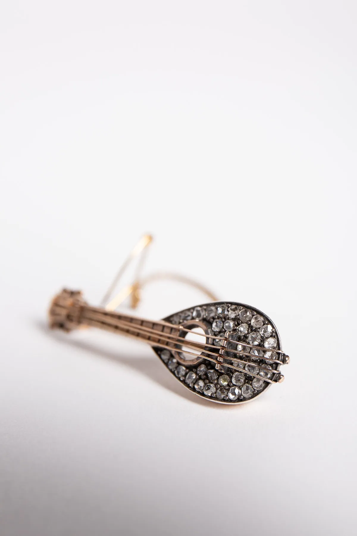 MAXFIELD PRIVATE COLLECTION | VINTAGE MANDOLIN BROOCH