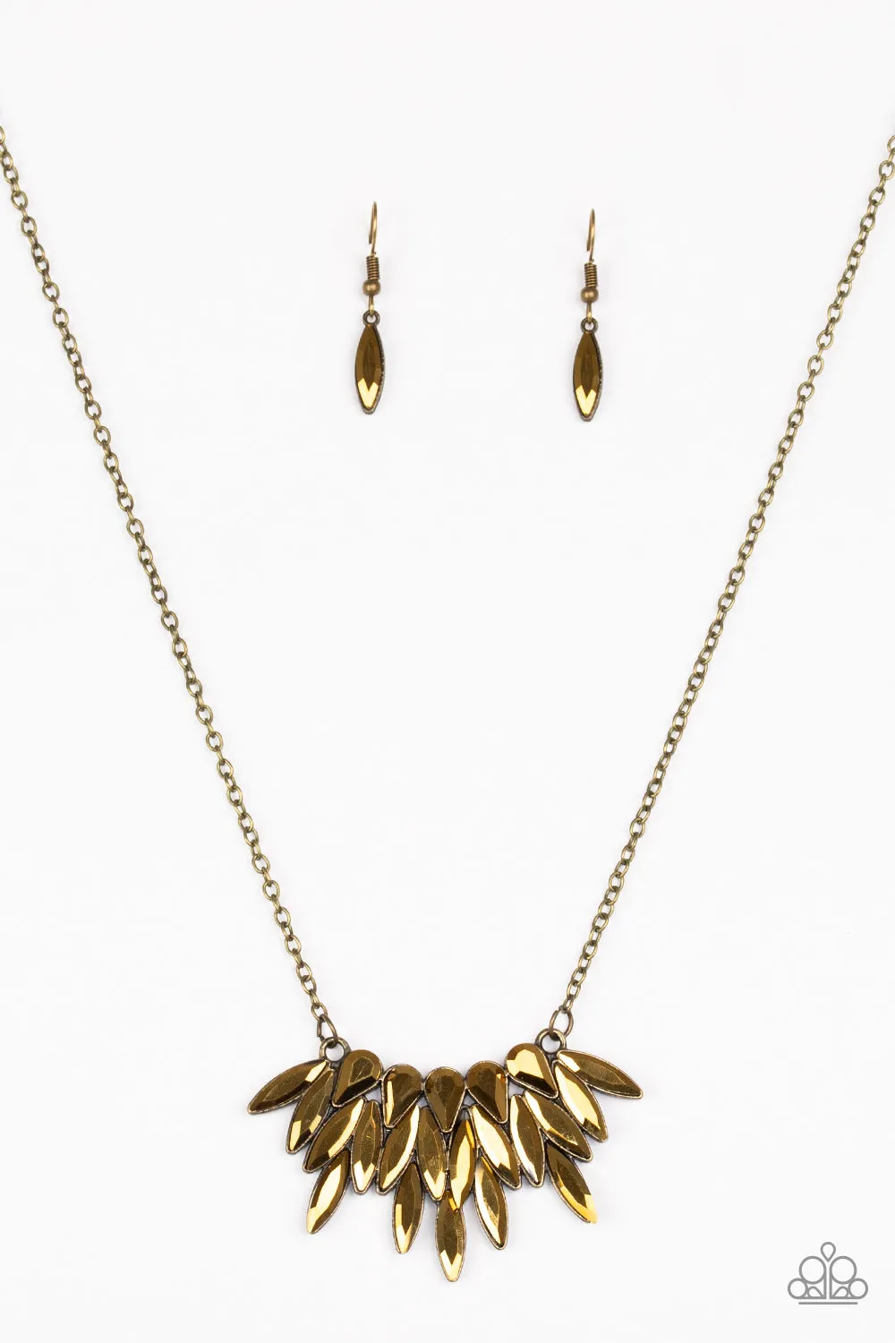 Paparazzi - Crowning Moment - Brass Necklace
