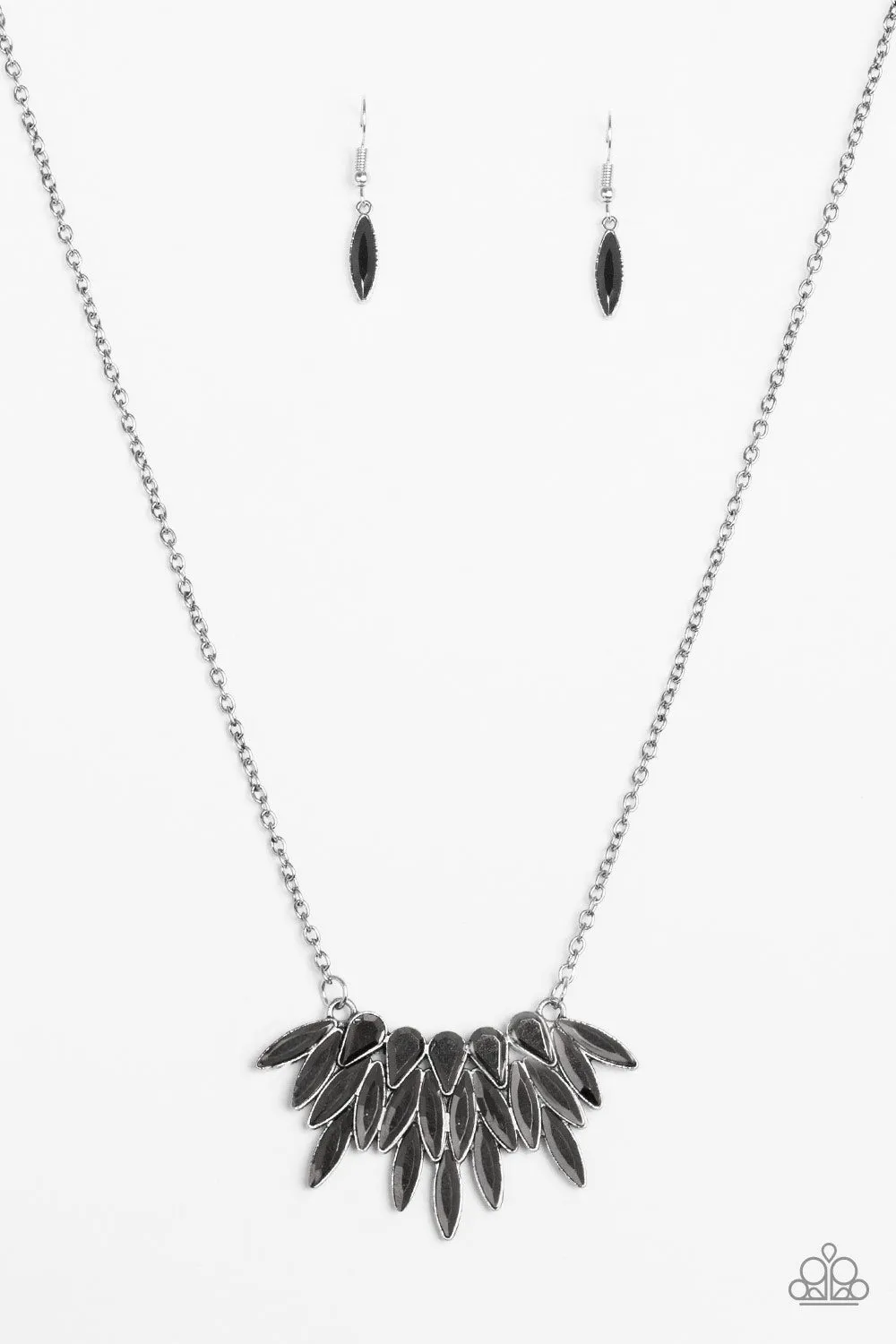 Paparazzi - Crowning Moment - Silver Necklace
