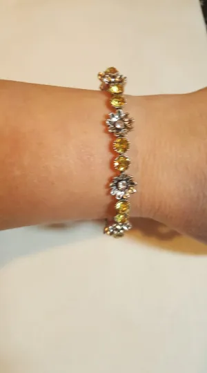 Paparazzi - Daffodil Diva - Yellow Bangle Bracelet