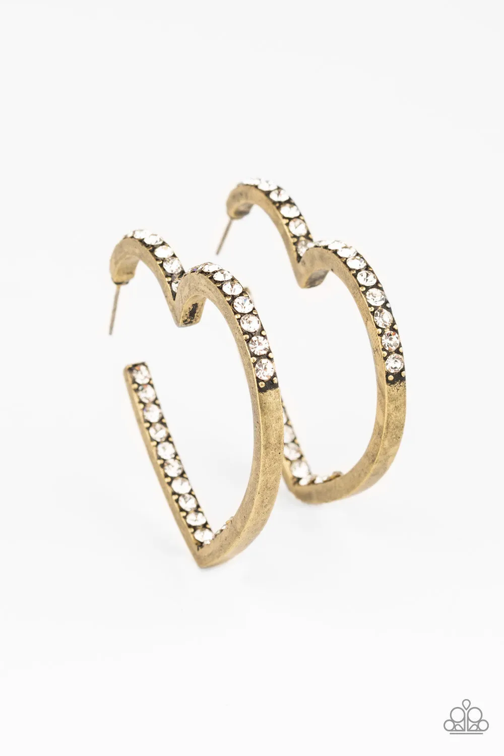 Paparazzi - Heartbreaker - Brass Heart Earrings