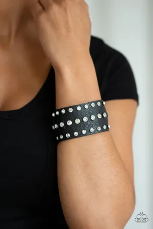 Paparazzi - Now Taking The Stage - Black Bracelet
