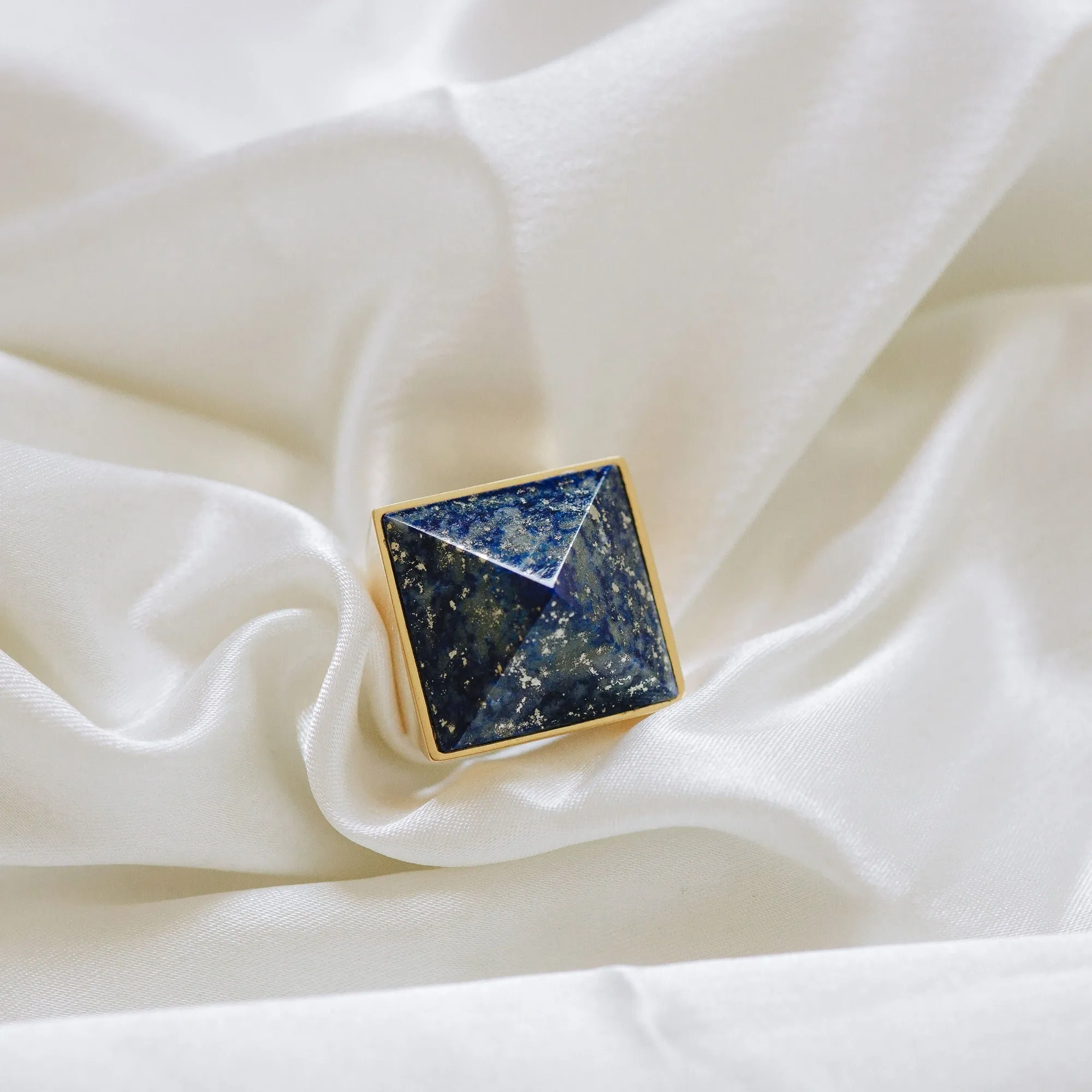 Pyramid Ring - Lapis Grande