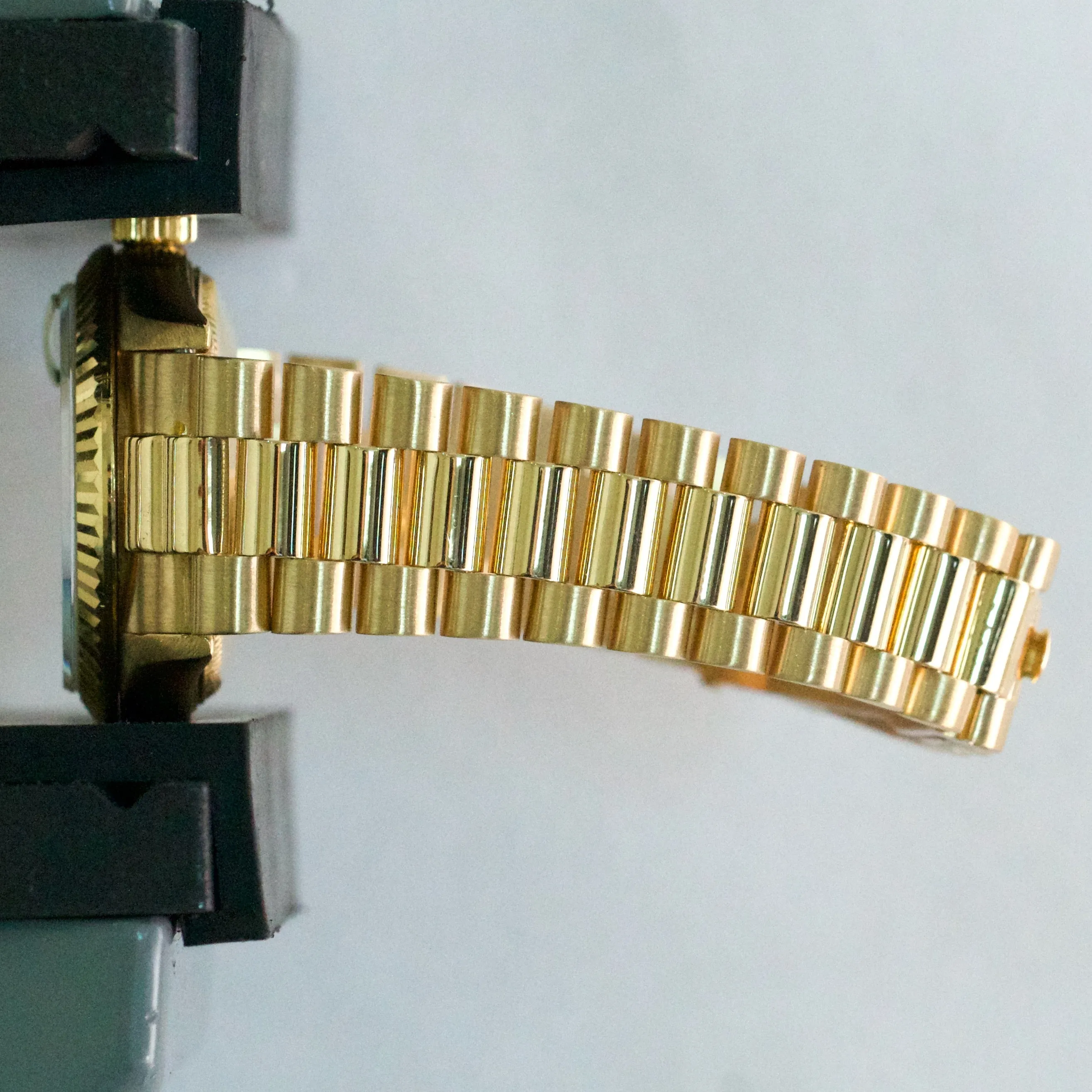 Rolex DateJust President 31mm CHAMPAGNE 18K Yellow Gold Fluted Watch 68278