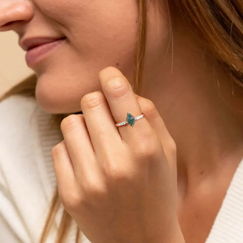 S925 Luxury Green Moss Agate Engagement Ring