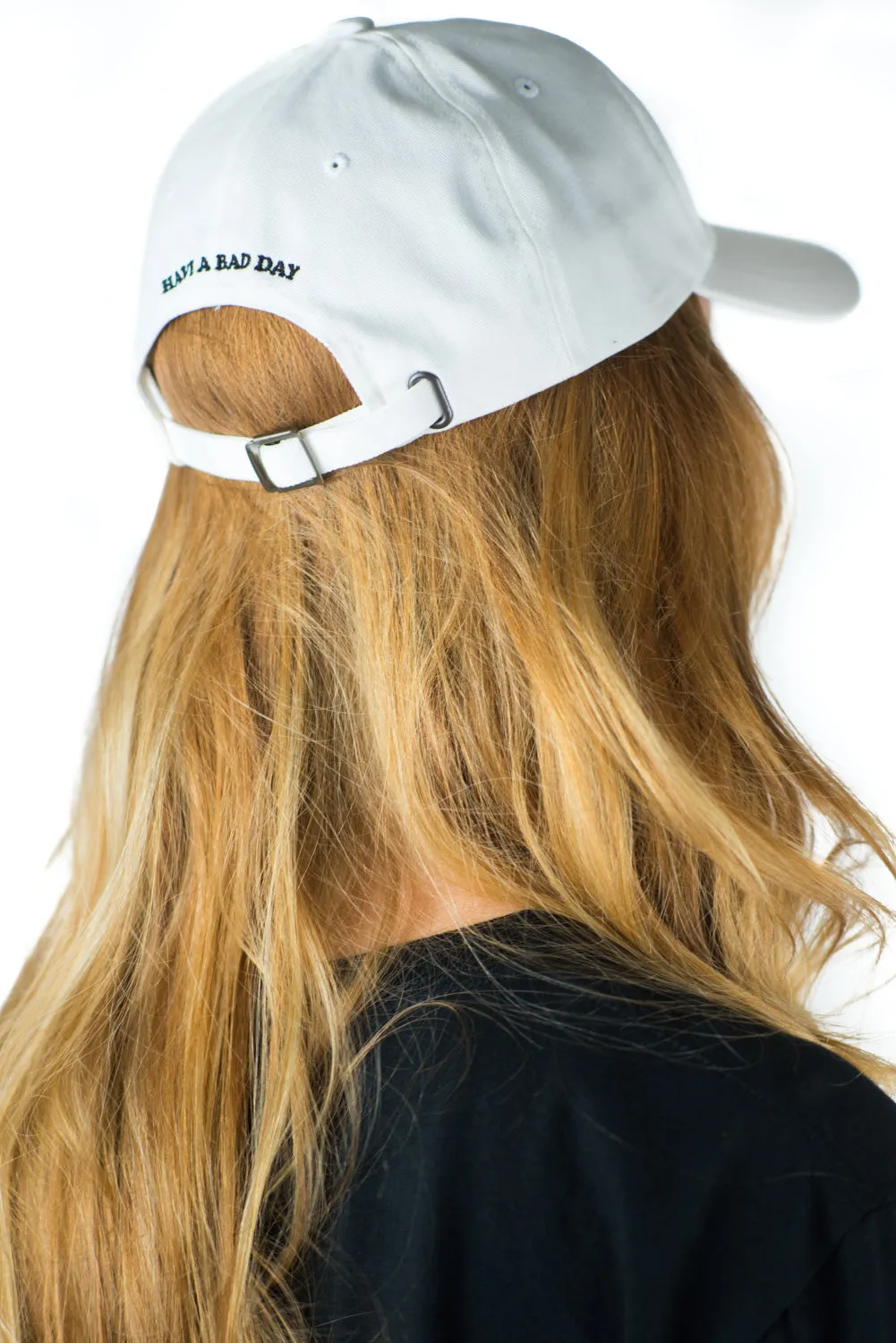 SMILEY BAD HAT (WHITE)